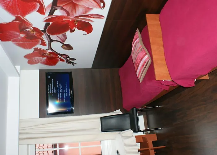 Owr Grazyna Bed & Breakfast 3*